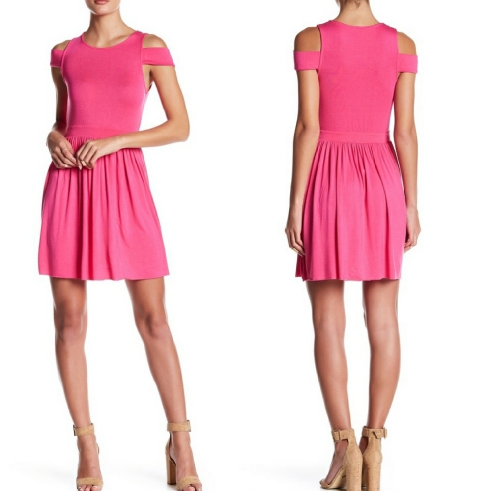 💕 NWT Clayton Cold Shoulder Dress 💕